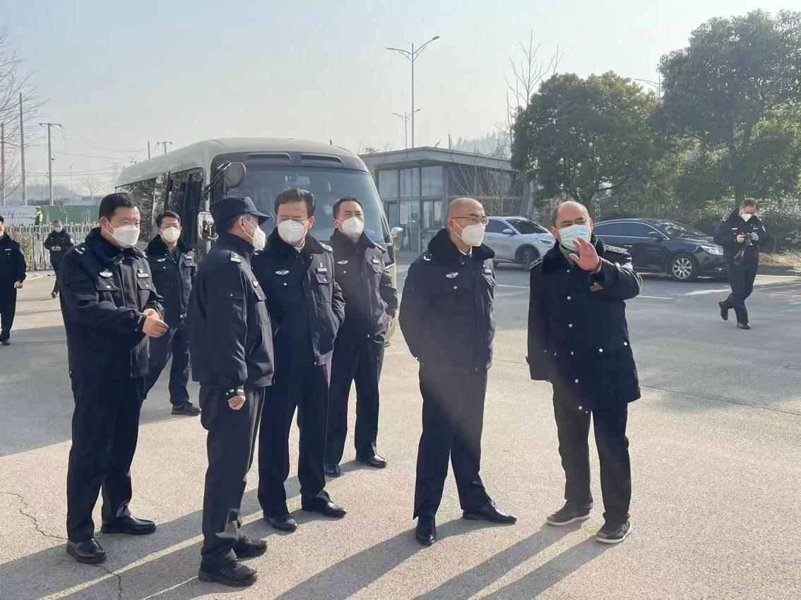 徐州市副市長(zhǎng)、市公安局局長(zhǎng)楊健蒞臨汽車客運(yùn)東站督導(dǎo)檢查